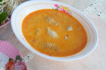 Thai rice vermicelli served with curry