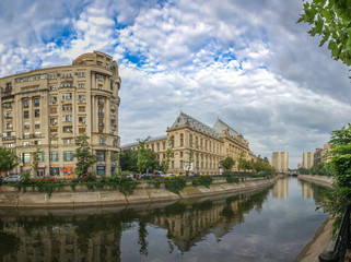 Fototapeta na wymiar Dambovita River in Bucharest