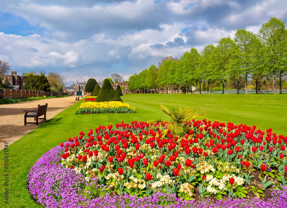 Wall mural hampton court garden in spring, london, uk