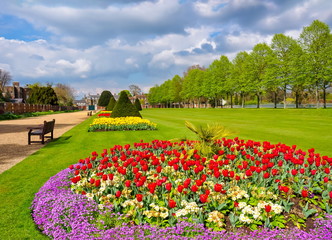 Plakat Hampton Court Garden in spring, London, UK