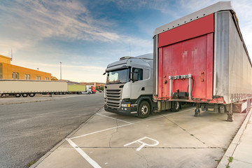 Rest area for heavy trucks, at the end of a working day