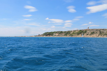 Naklejka premium mer et colline