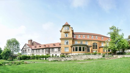 Fototapeta na wymiar Holzdorf - Herrenhaus und öffentlicher Park 