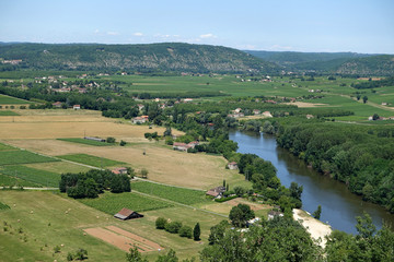 Fototapeta na wymiar View of the Lot River taken from Belaye
