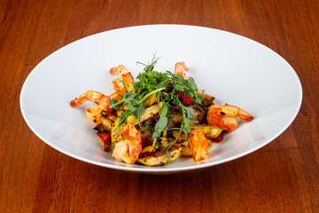 Delicious prawns with vegetables