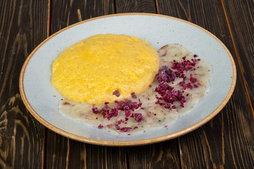 Carpaccio seabass with cream