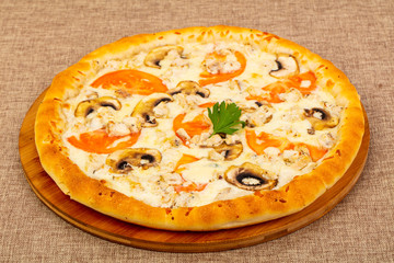 Pizza with mushroom and tomato