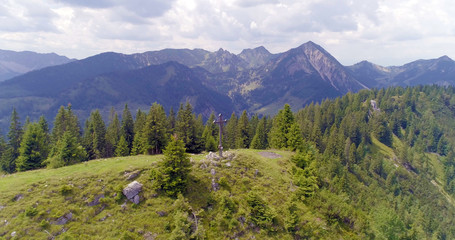 Fototapeta na wymiar Aerial Berge Gipfelkreutz