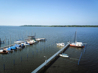 Fototapeta premium Mały port z żaglówkami