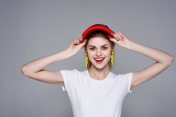Naklejka premium woman joyful in earrings