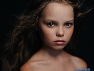 Fototapeta premium little girl look