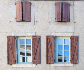 Obraz na płótnie Canvas Windows on the Facade of France.