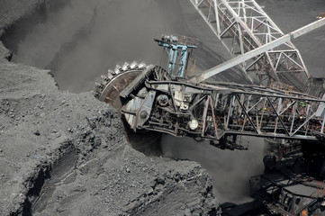 extraction of minerals © Anatoly Butyrin