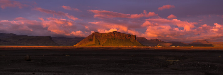 Sonnenuntergang im Süden von Island