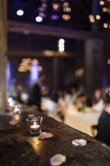 Banquet de mariage et bougies