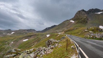 Fototapeta premium Biker on Grossglockner high alpine road