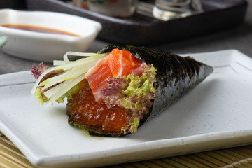 salmon ikura temaki japanese sushi