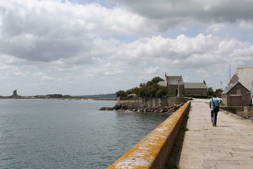 saint-Vaast-la-Hougue,la chapelle des marins et le fort de la Hougue,Normandie,Manche,Cotentin