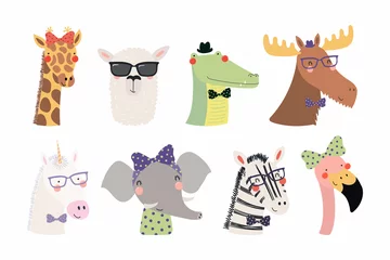 Foto op Plexiglas Set van leuke grappige trendy dieren eenhoorn, zebra, lama, flamingo, giraf, eland, krokodil, olifant. Geïsoleerde objecten op wit. Vector illustratie. Scandinavisch design Concept kinderprint © Maria Skrigan