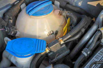 Ölstutzen Öl Wasser Bremsflüssigkeits behälter nachfüllen pkw, wartung, service sicherheit