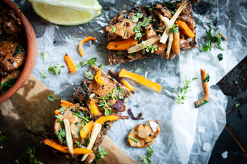 Sandwich with chanterelle mushroom