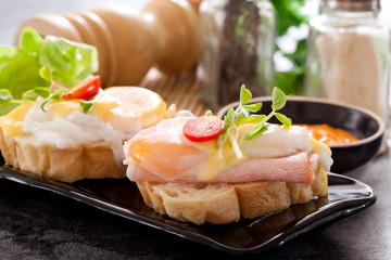 Eggs Benedict