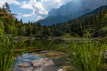 See am Fuß der Zugspitze