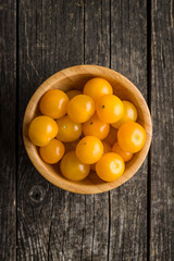 Yellow cherry tomatoes.