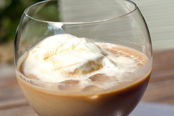 best drink in summer: iced latte