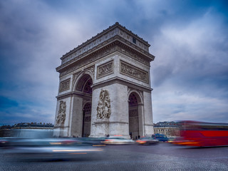Fototapeta na wymiar Paris en vitesse