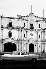 Oldtimer in Schwarz Weiß in Havanna