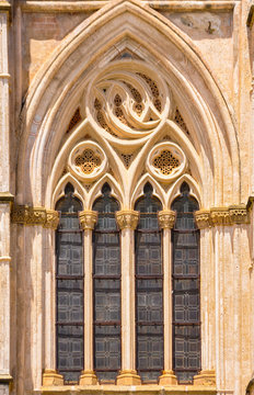 Monasterio de Guadalupe, C&aacute;ceres, Espa&ntilde;a, arquitectura g&oacute;tico-mud&eacute;jar