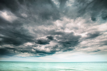 storm clouds above the sea, thunderstorm clouds over the ocean