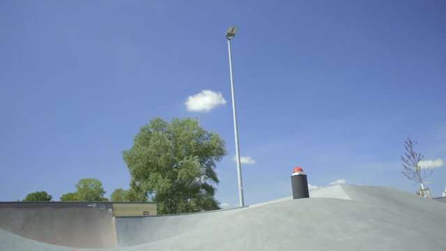 Freerunner does a acrobatic somersault and presses red game show buzzer while he&rsquo;s in midair. 