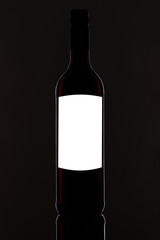 Flasche Wein Rotwein mit blanko Etikett weiß