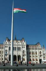 Fototapeta na wymiar Le Parlement de Budapest, capitale de la Hongrie, siège du gouvernement.