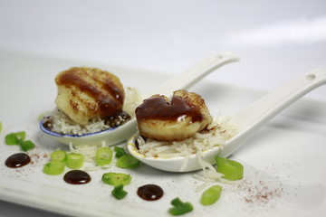 King Scallops with a Honey Glaze Sauce 