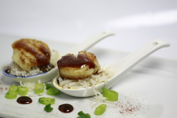 King Scallops with a Honey Glaze Sauce 