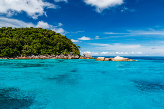 Beautiful turquoise tropical ocean and lush green islands (Similan Islands, Thailand) © whitcomberd