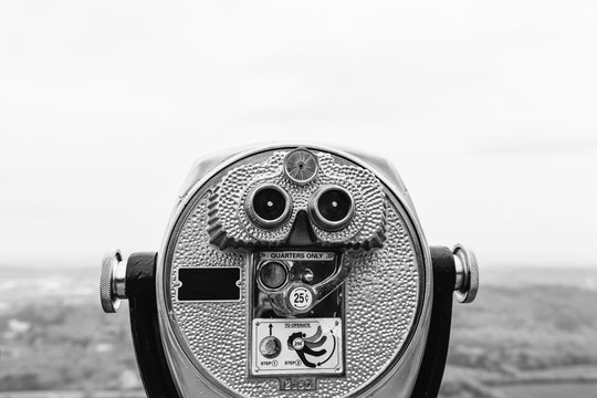Black and white viewfinder at a scenic overlook