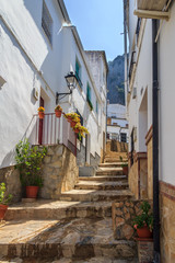 Very steep, narrow street