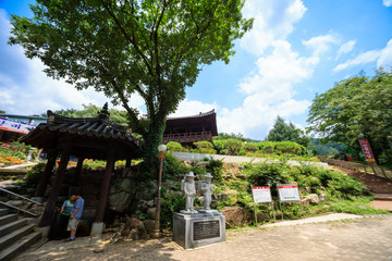 Fototapeta na wymiar A mineral spring tourist spot