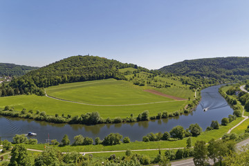 Obraz premium beautiful river Neckar in Neckarsteinach and Dilsberg