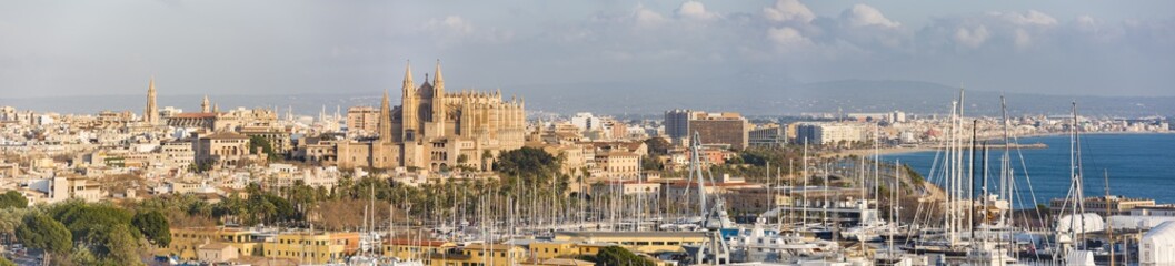 Panorama of the bay of Palma in Mallorca © Sebas