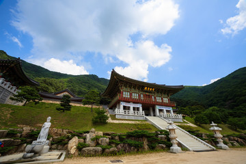 Fototapeta premium Chukseosa Temple of Bongha Buddhism