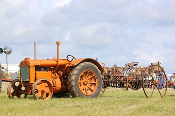 Fototapeta na wymiar Vintage tractor