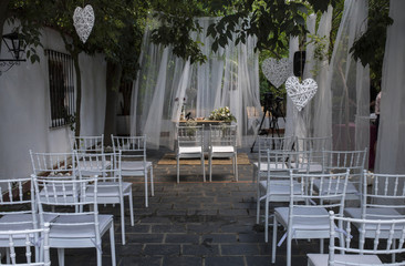 Wedding arrangement site for non-religious ceremony