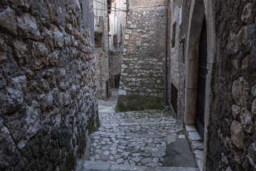 Fototapeta na wymiar An alley of the medieval town of Sermoneta.