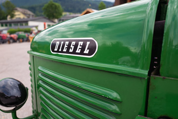 Alter Diesel Traktor © franke 182