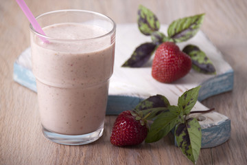 Smoothies with strawberries and basil